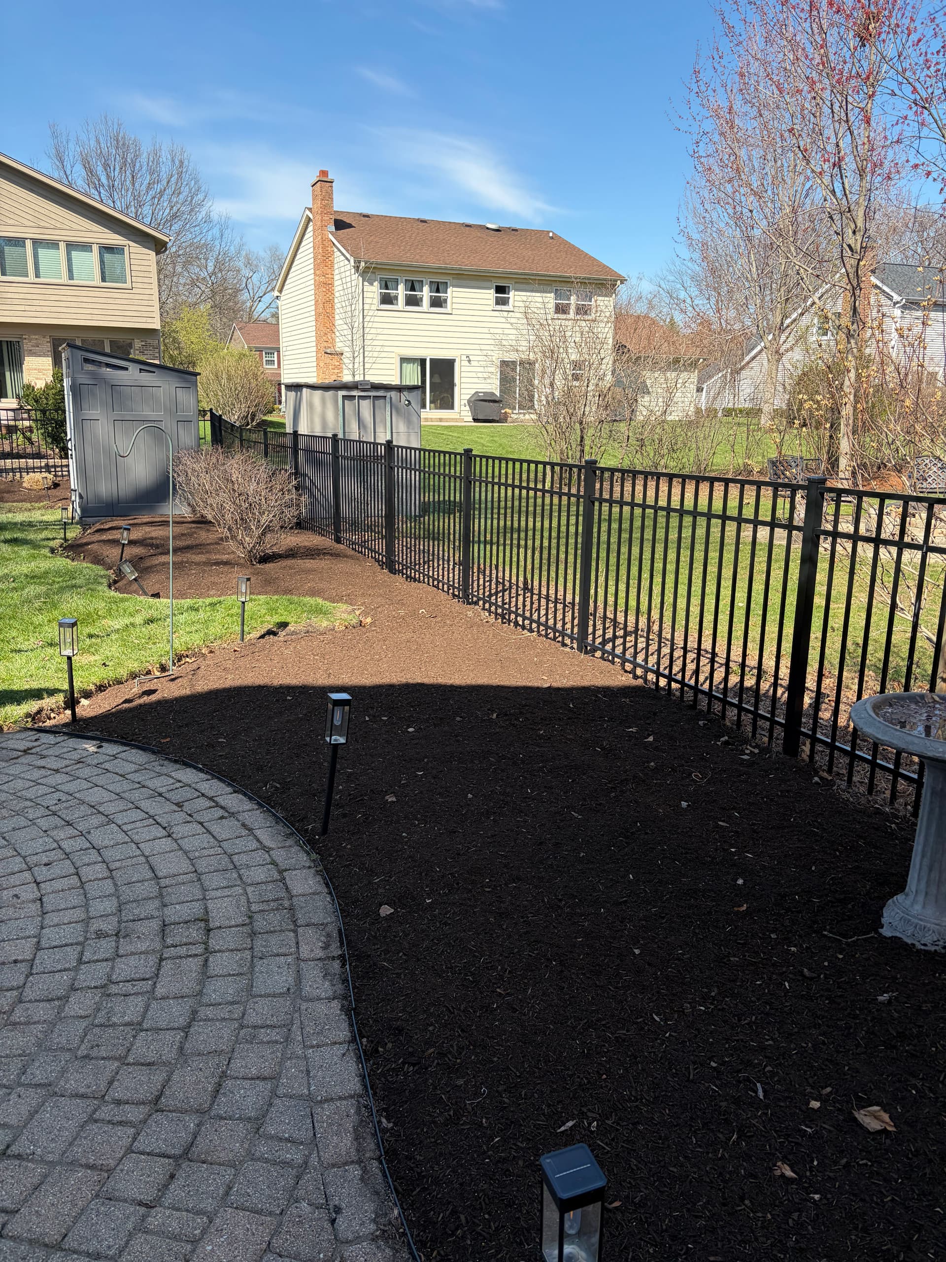 Gallery photos for Spring Cleanup and Fresh Mulch Installation in Barrington IL: Image #5
