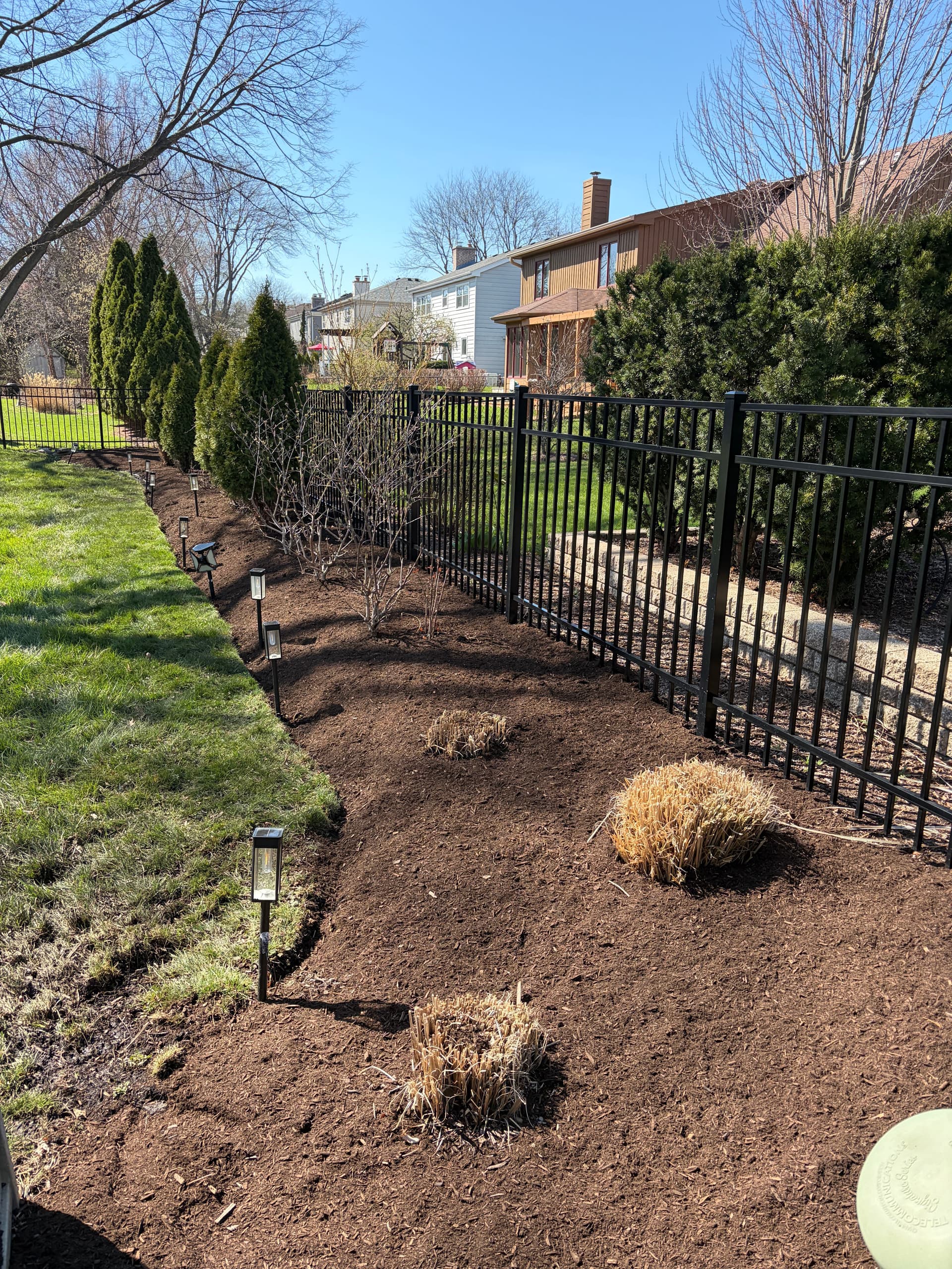 Gallery photos for Spring Cleanup and Fresh Mulch Installation in Barrington IL: Image #3