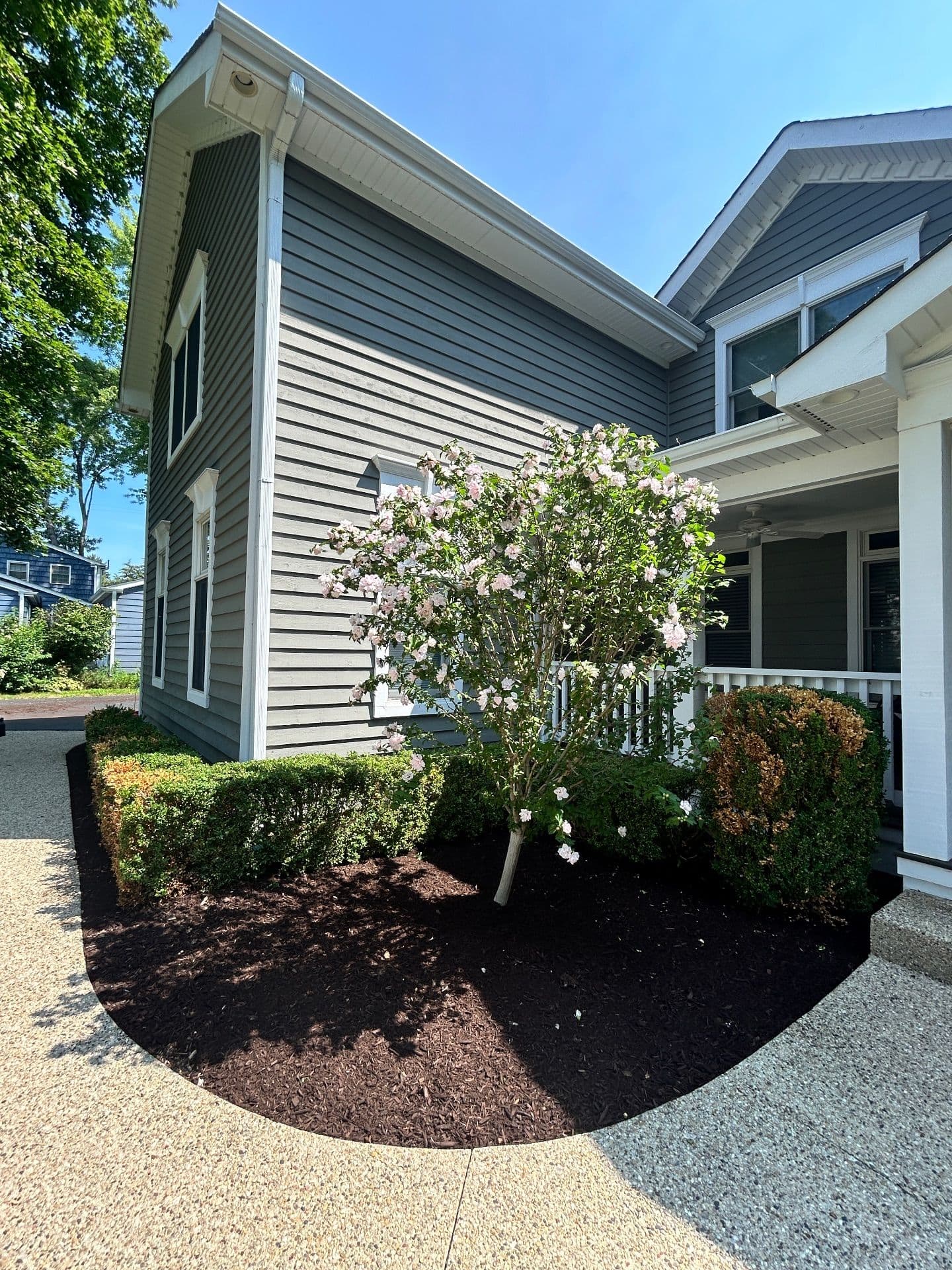 Gallery photos for Pristine Landscaping for a Dream Yard: Image #1