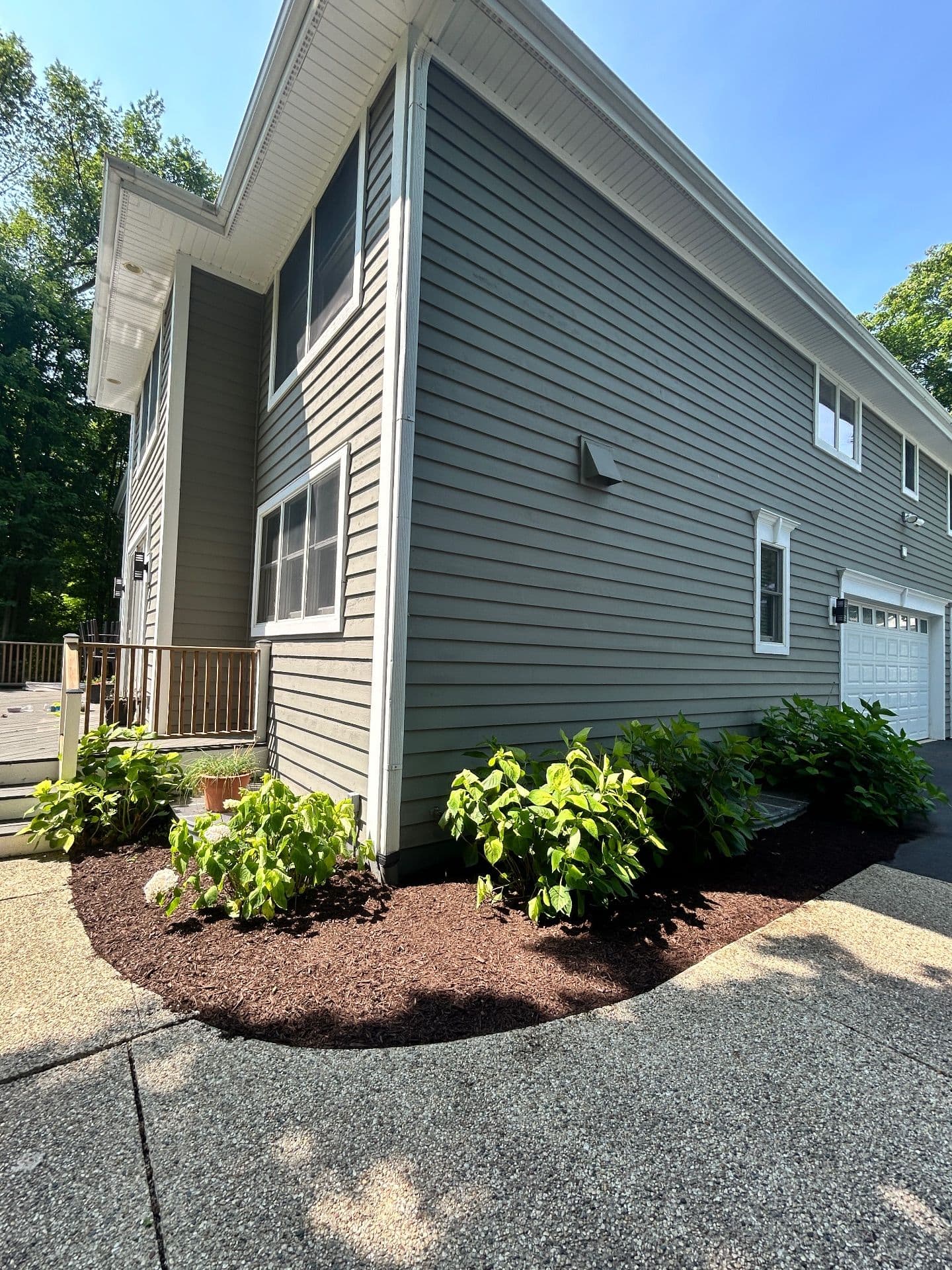Gallery photos for Pristine Landscaping for a Dream Yard: Image #3