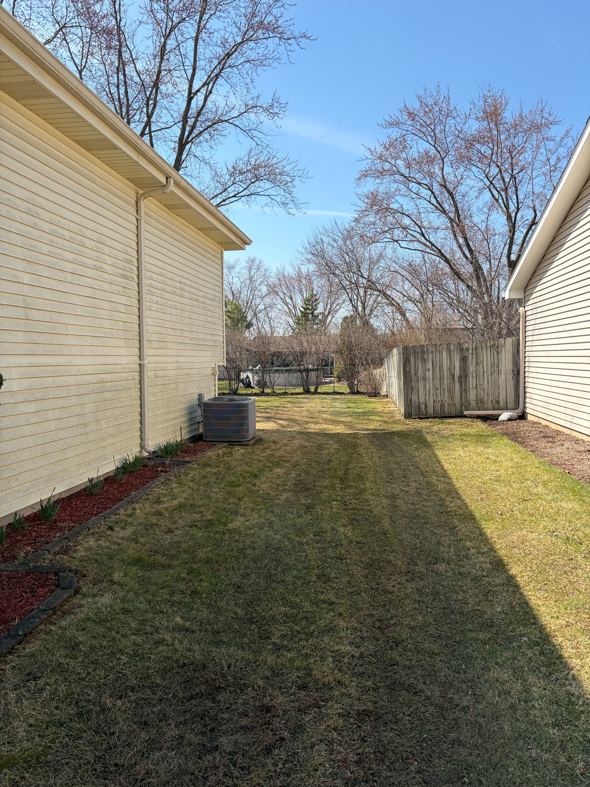 Gallery photos for Last-Minute Spring Cleanup Success in Palatine IL: Image #4