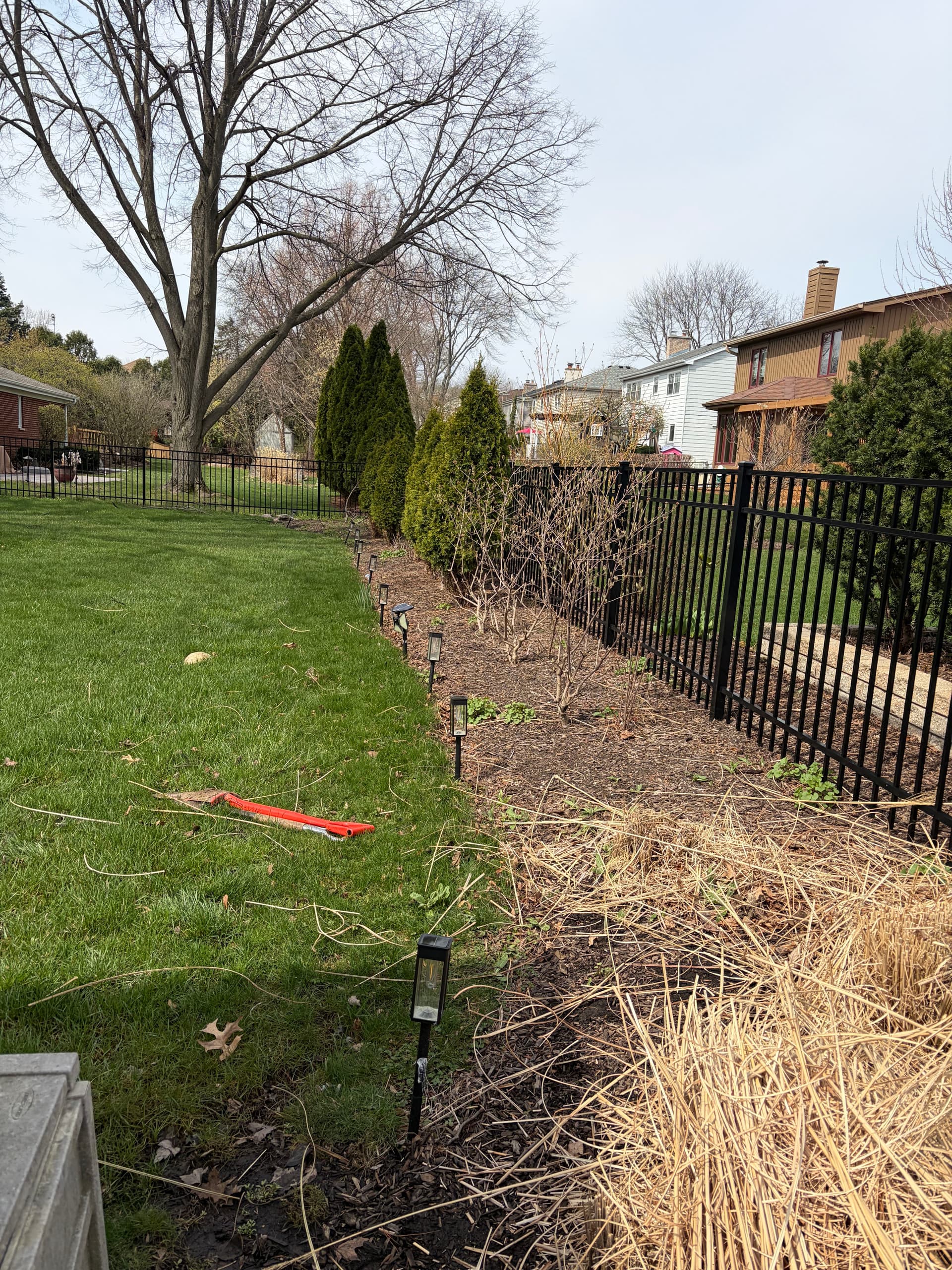 Gallery photos for Spring Cleanup and Fresh Mulch Installation in Barrington IL: Image #2