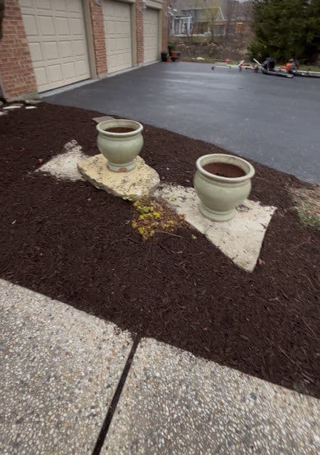 Gallery photos for Spring Garden Cleanup and Mulching: Image #3