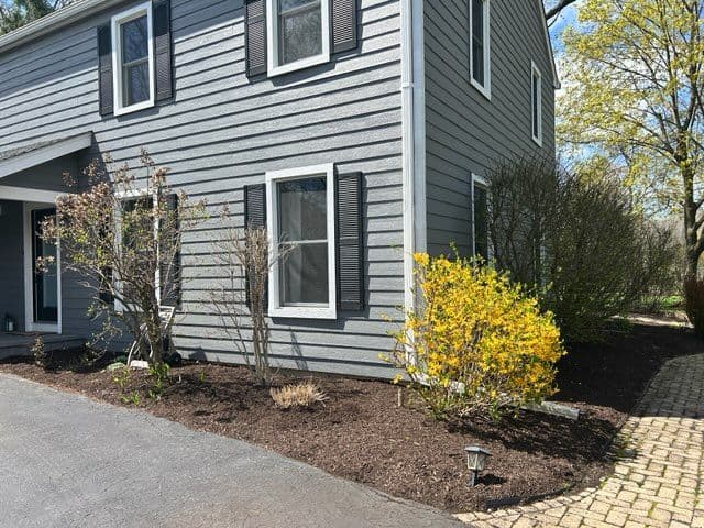 Gallery photos for Stunning Yard Transformation in Barrington IL: Image #3