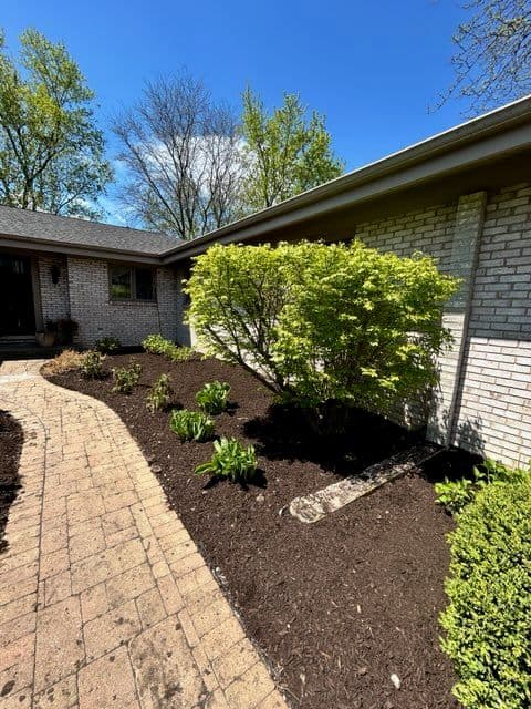 Gallery photos for Spring Revamp Transforms Outdoor Living Space: Image #2