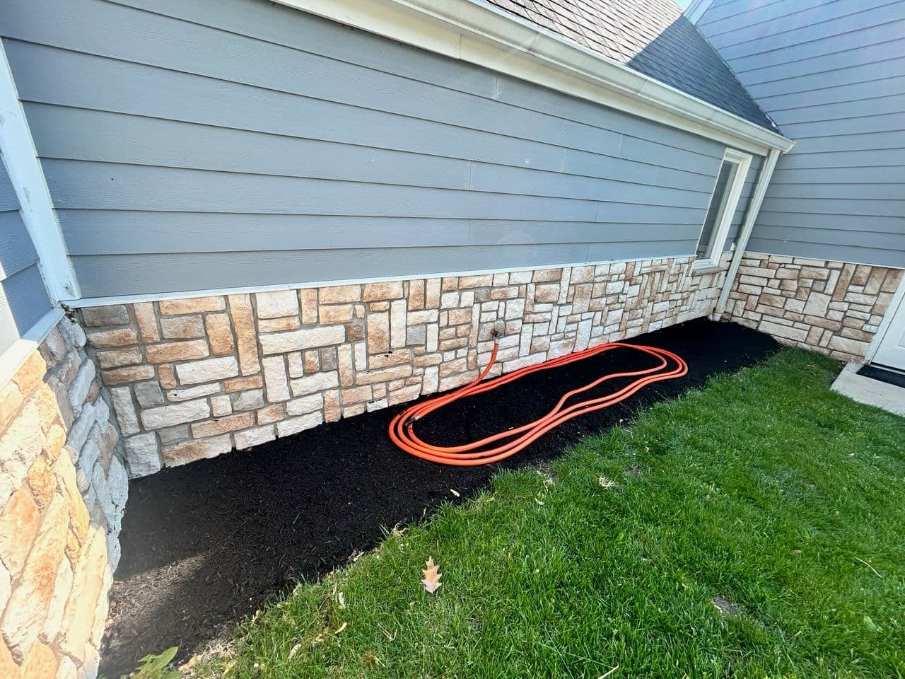Gallery photos for Garden Transformation with Black Mulch in Beautiful Neighborhood: Image #1