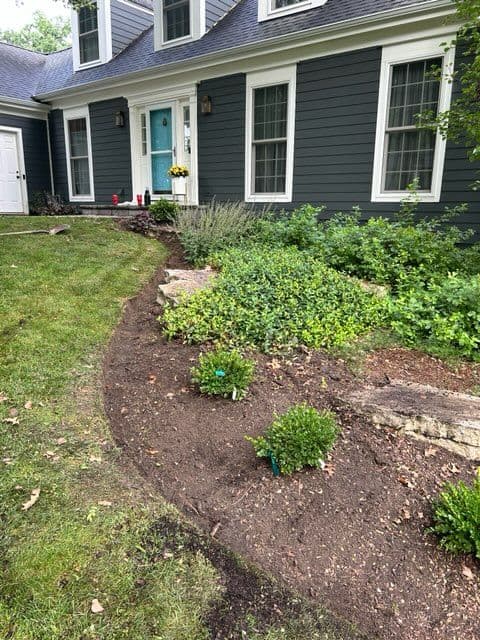 Gallery photos for Stunning Garden Transformation with Expert Landscaping: Image #2
