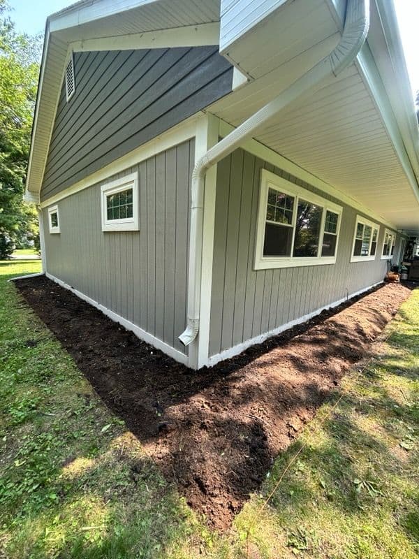 Gallery photos for Revitalize Your Outdoor Space with Black Mulch: Image #1