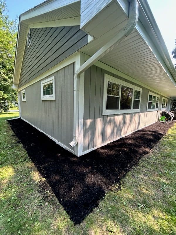 Gallery photos for Revitalize Your Outdoor Space with Black Mulch: Image #2