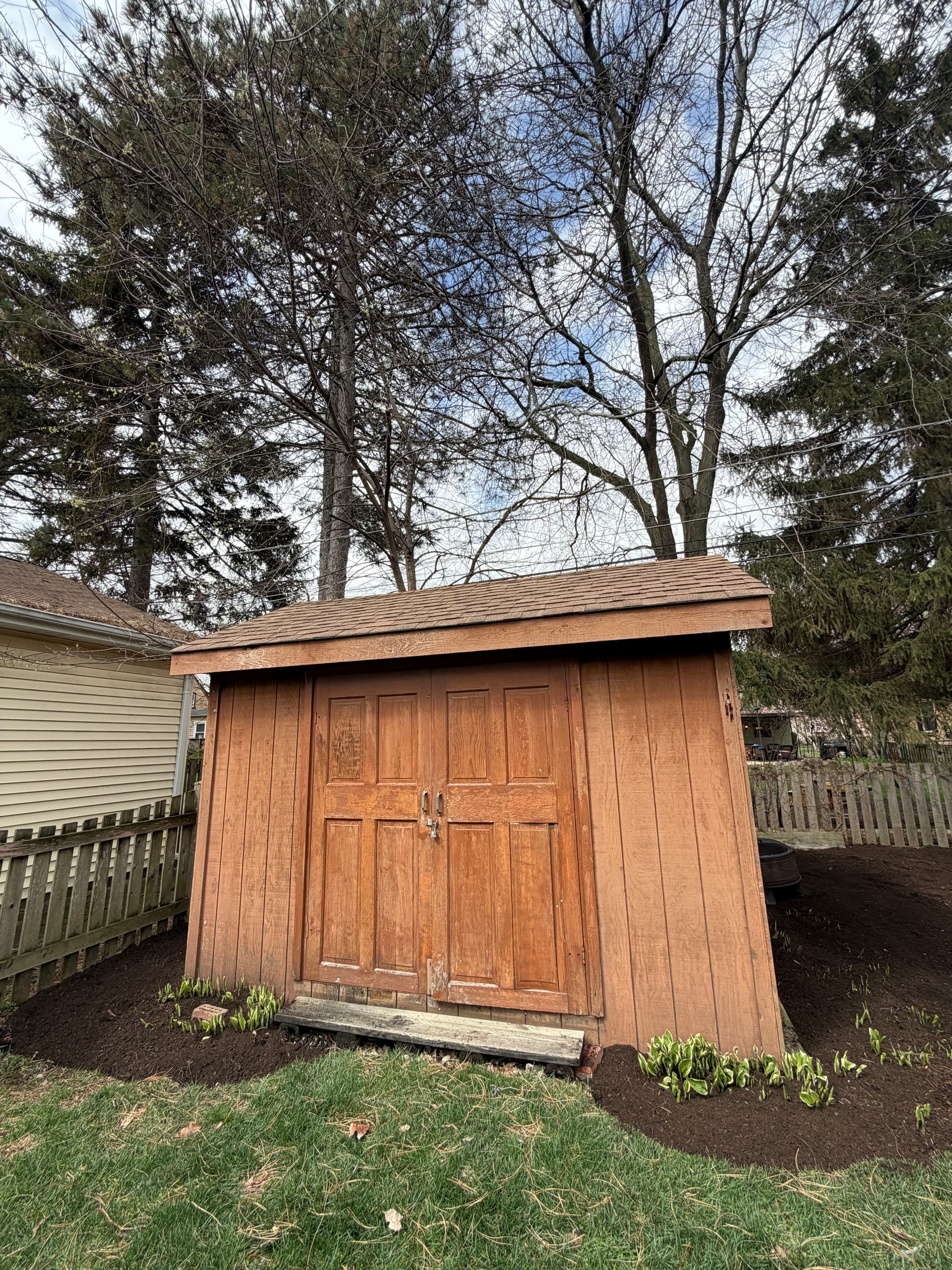 Gallery photos for Full Property Mulch and Bed Cleanup in Arlington Heights: Image #5